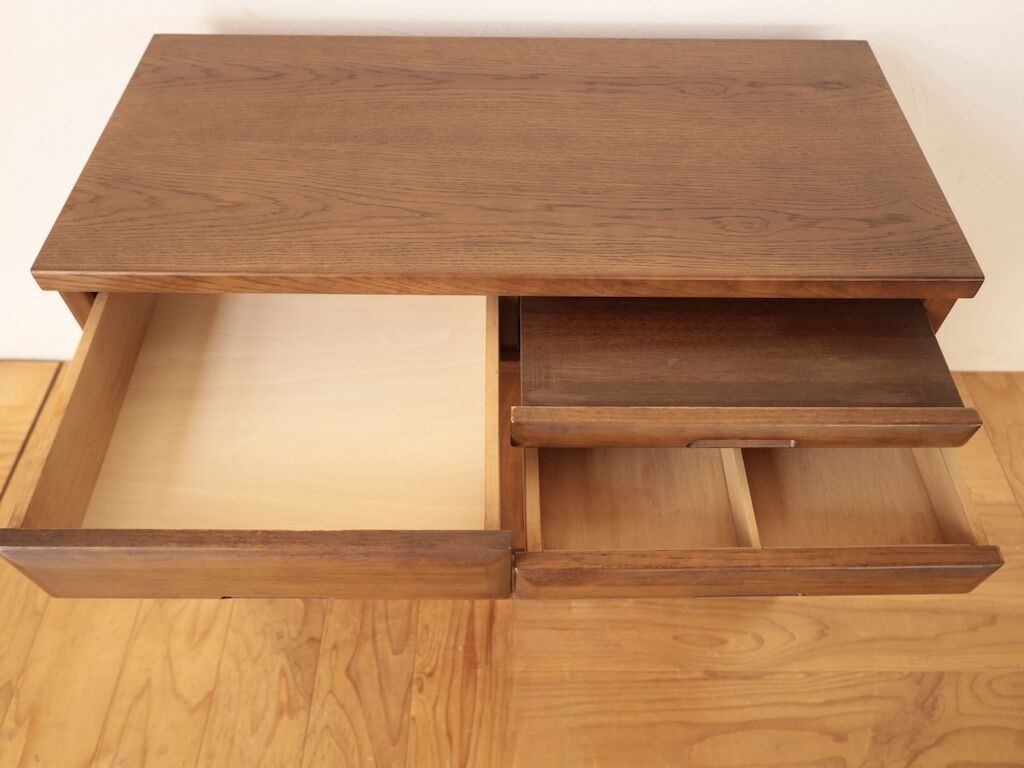 パーツを交換して綺麗になった引き出し内部