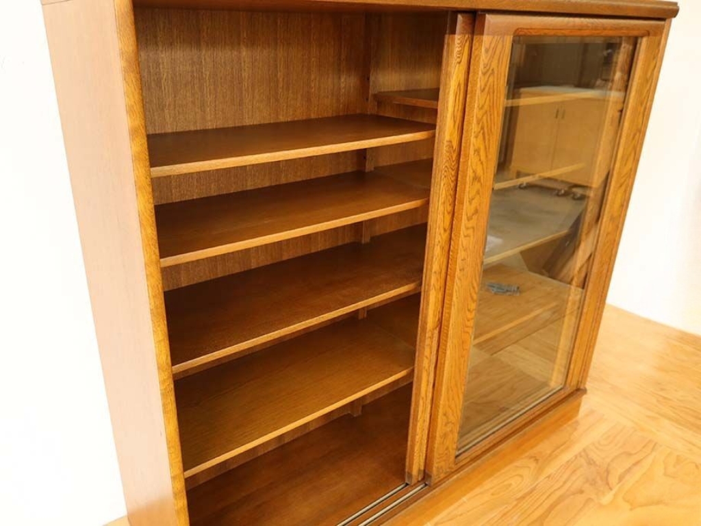 食器棚の棚板はそのまま活かしました