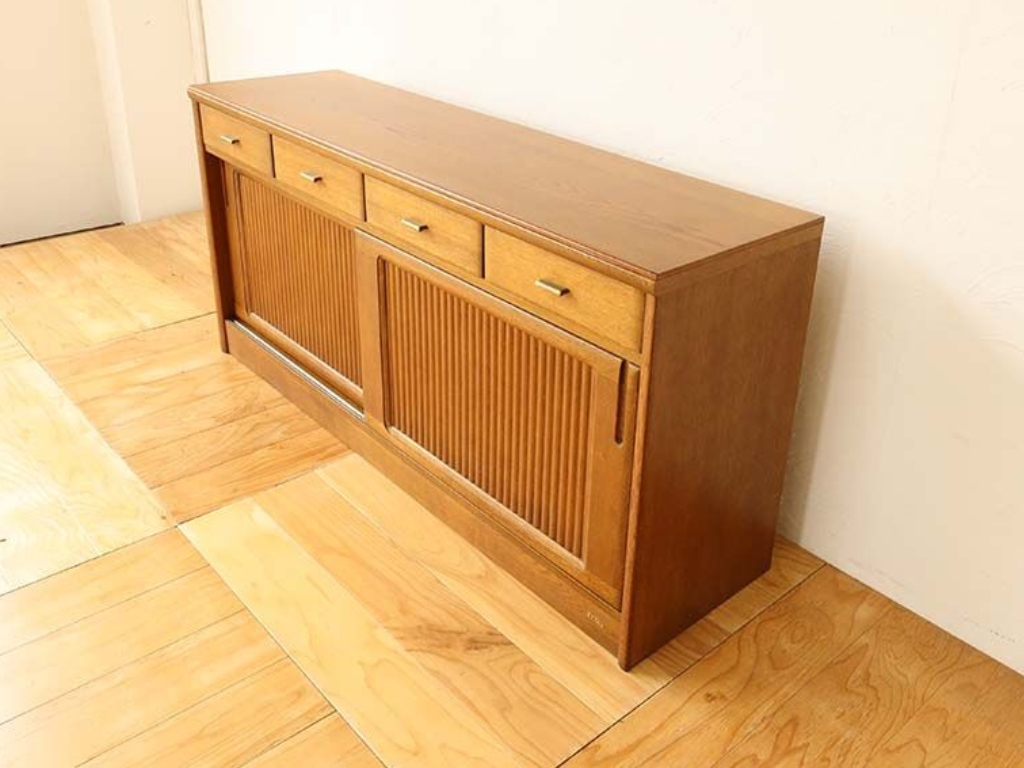 長年の使用で付いてしまった傷や汚れも綺麗に