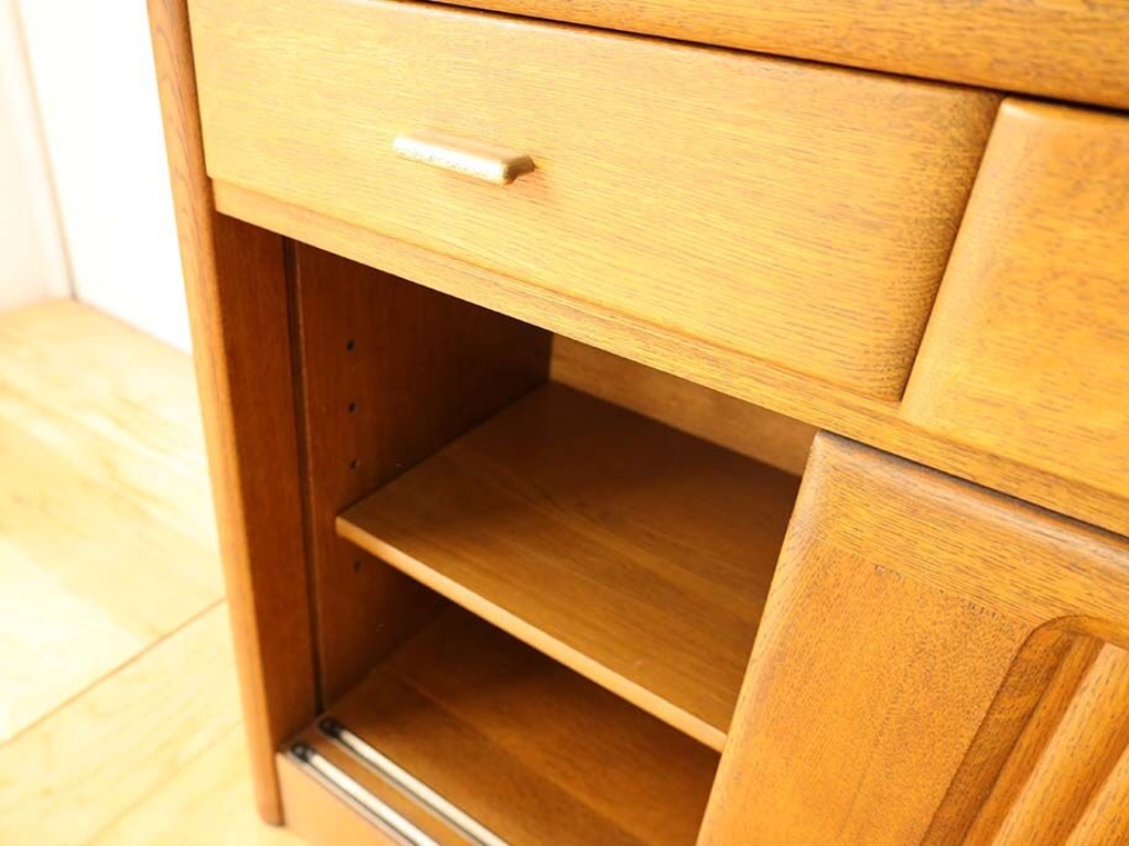 扉の内部は収納力抜群