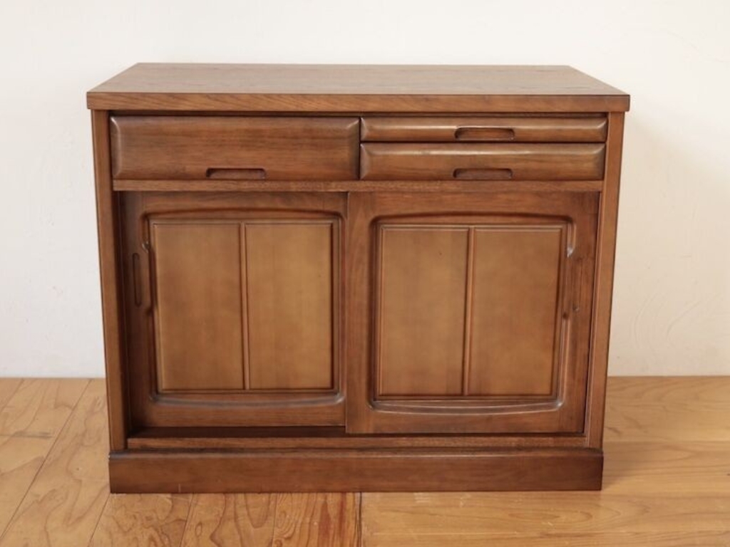 食器棚を上下分割！〜下部リメイク編〜傷んでいたところも綺麗に修理のイメージ