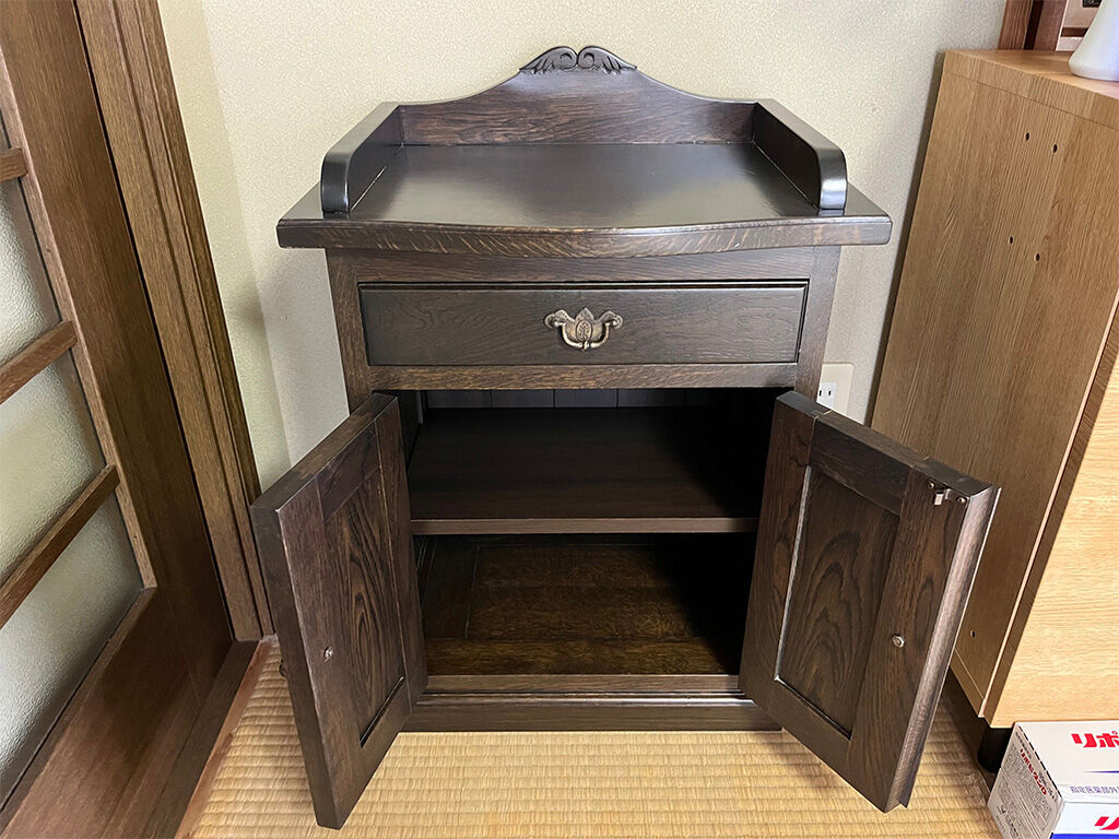 綺麗になった電話台の内部