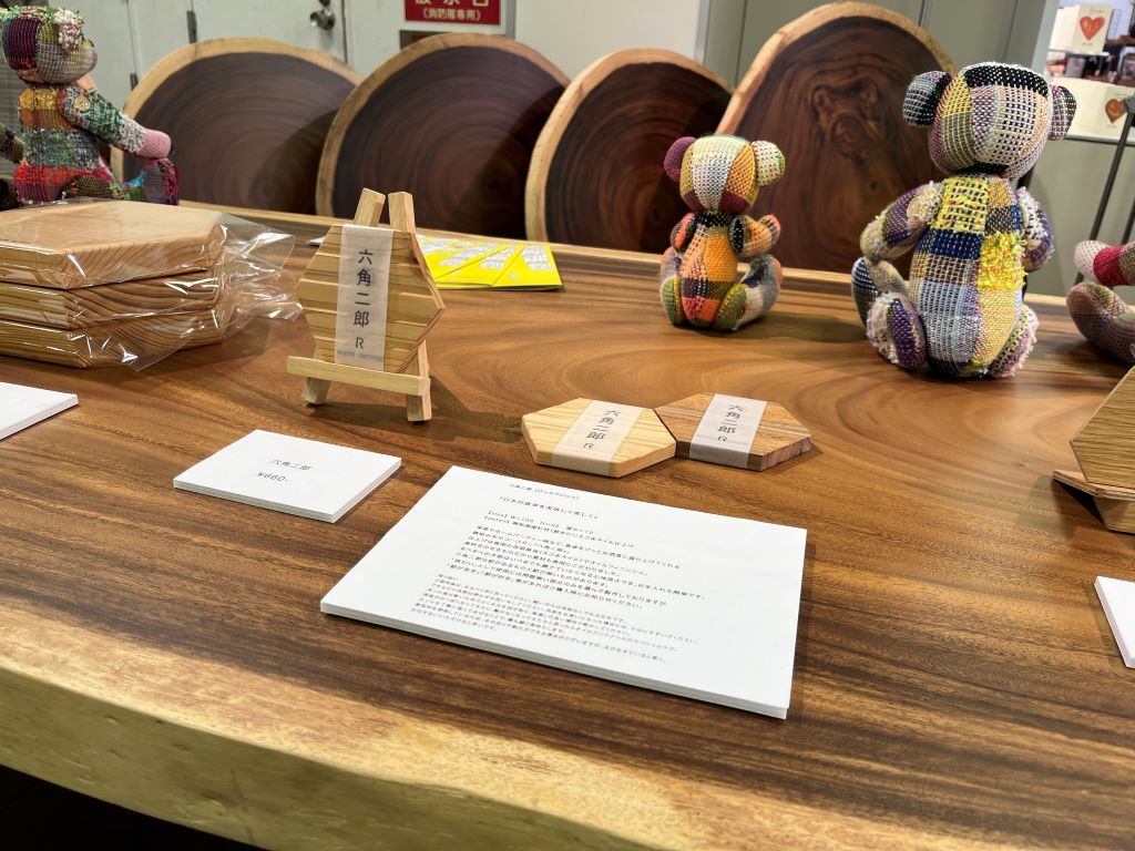 大阪高島屋展示ブースのテーブル