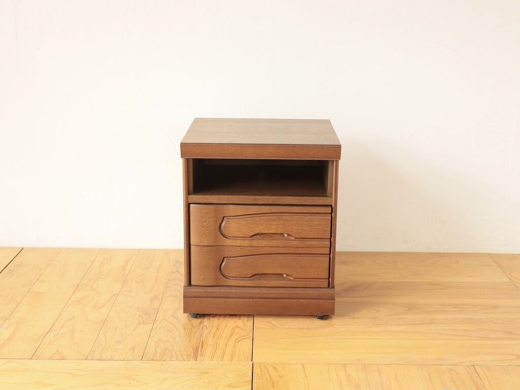 婚礼タンスから作ったナイトテーブル
