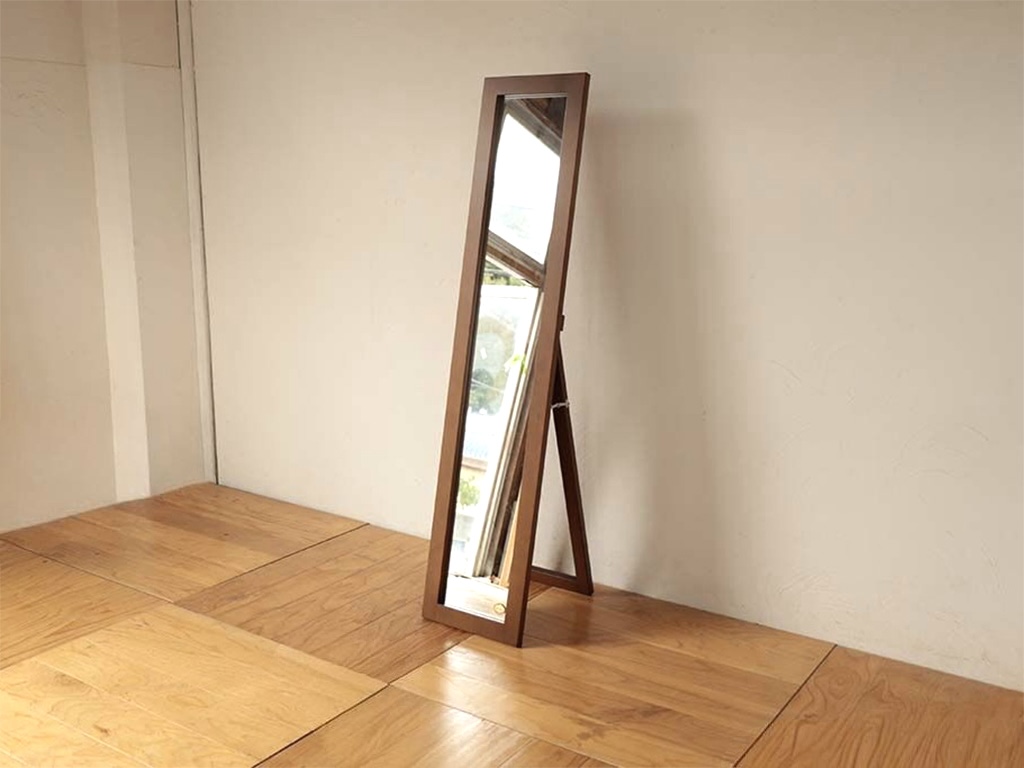 タンスの鏡を活かして製作したスタンドミラー