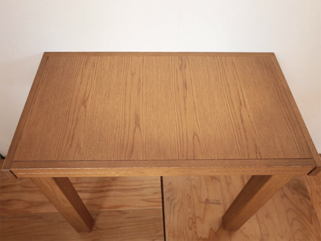 小さなサイズのテーブル