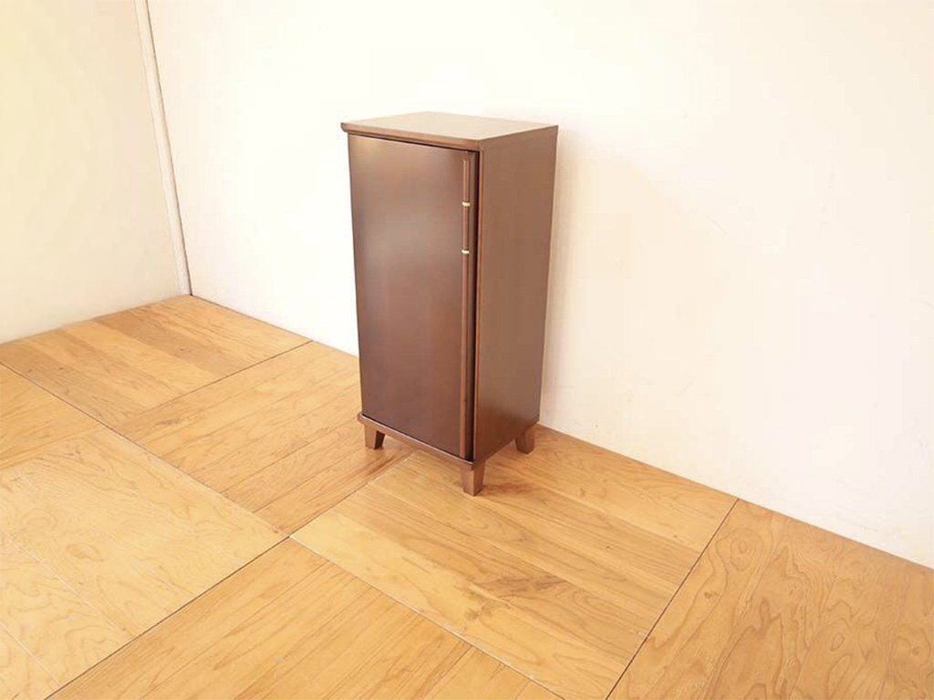 婚礼タンスからスリッパ収納家具にリメイク