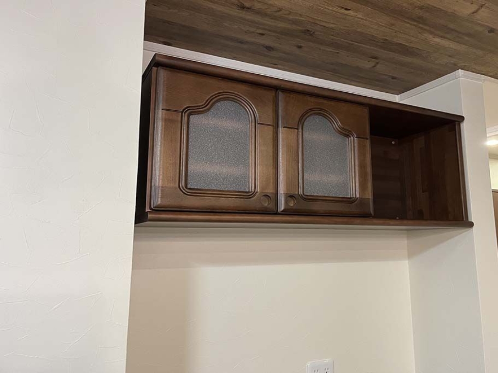 納品された吊戸棚