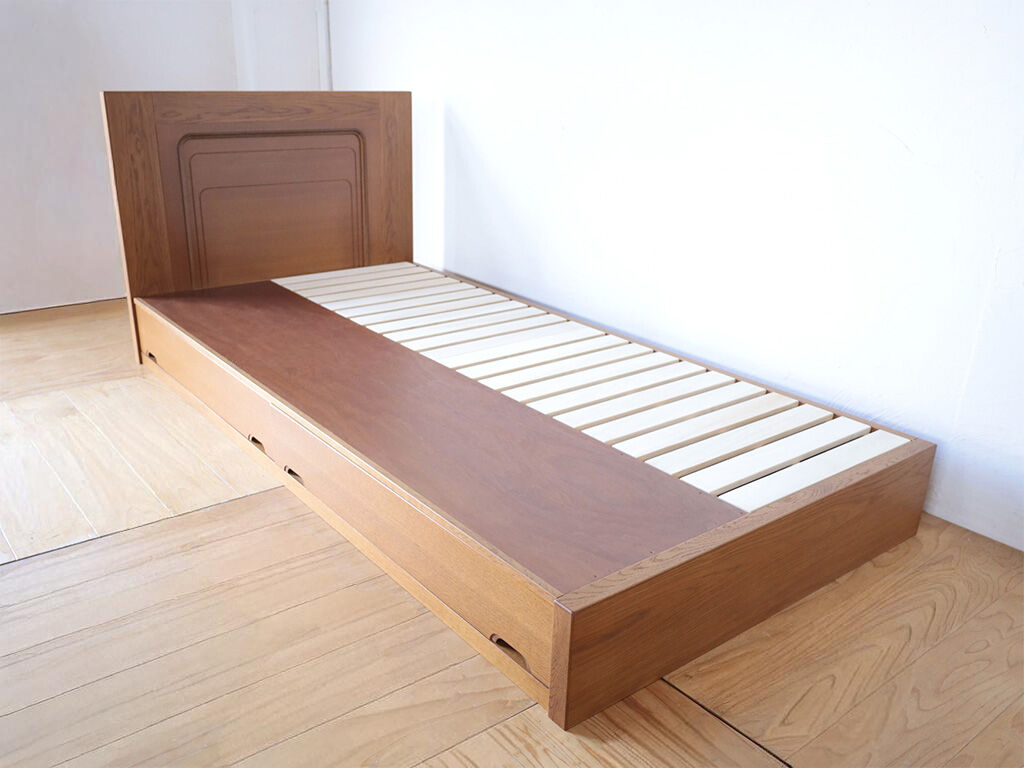 和タンスの部材を活かして製作した収納付きベッド