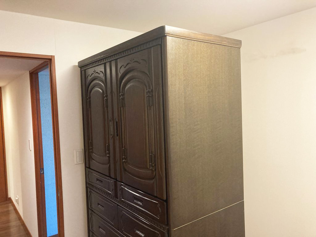 大きくて扱いづらいタンス