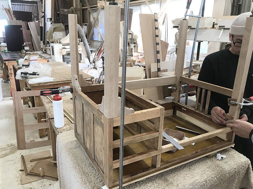 高さの低い机に脚を作る