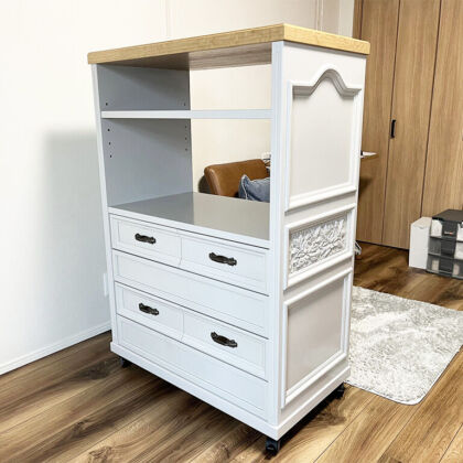 上品なデザインのキャビネット