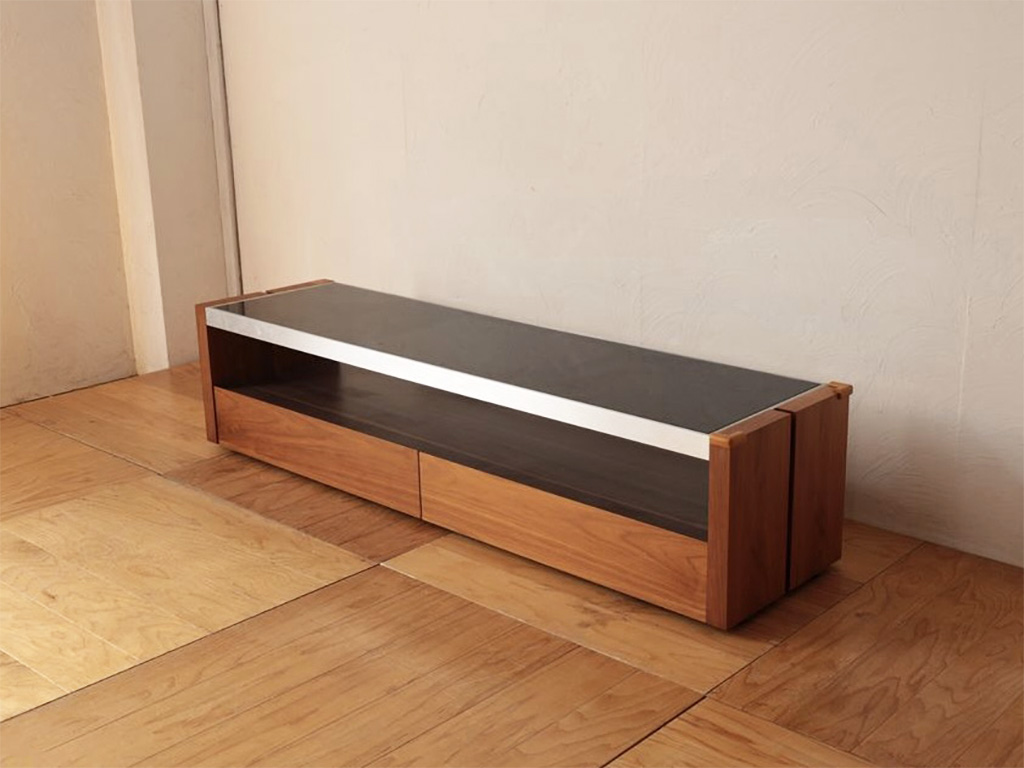 再塗装前のテレビボード