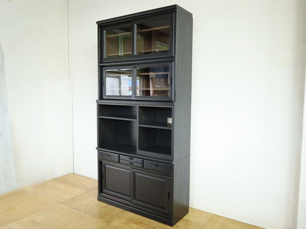 オープンスペースを増設した食器棚