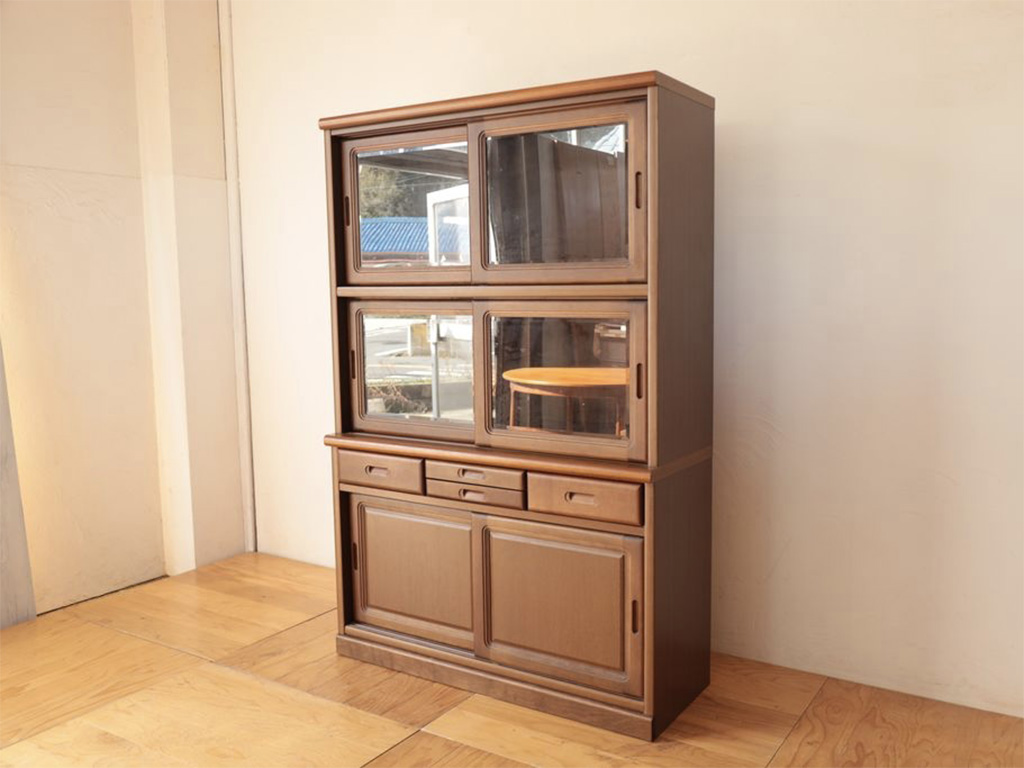 リメイク前の食器棚