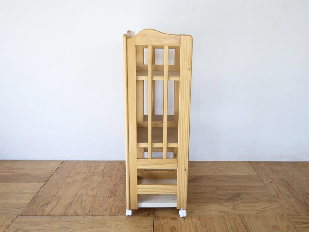 側板にベビーベッドのヘッドボード