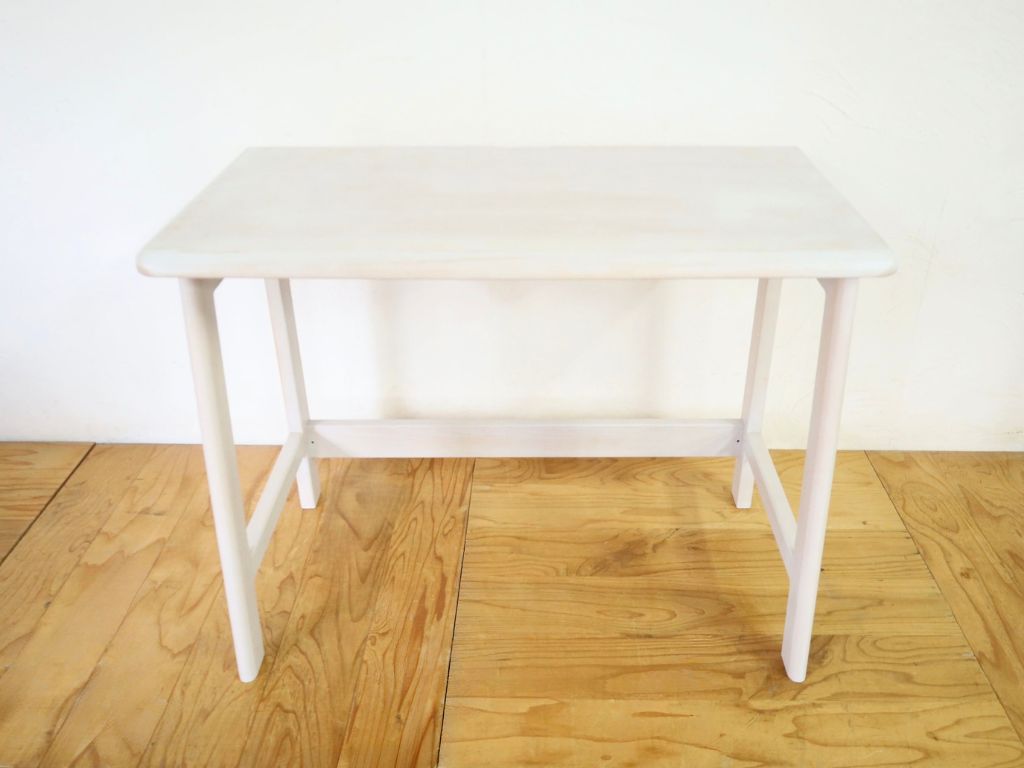 シャビーシックなデスク