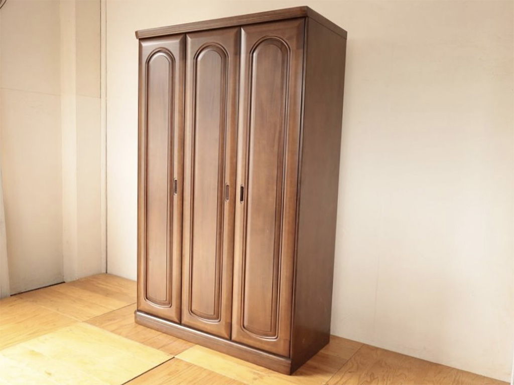 ３枚扉の婚礼タンス