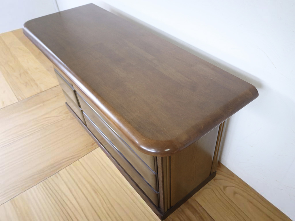 ダイニングテーブルの天板を活用