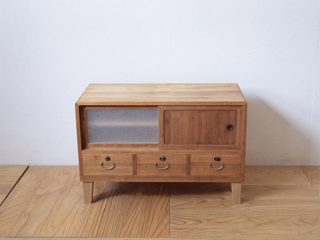 古家具　桐箪笥　桐ダンス　リメイク　テレビボード　ローチェスト 戦前からの桐タンスをテレビボードにリメイク！古家具の良さを残して