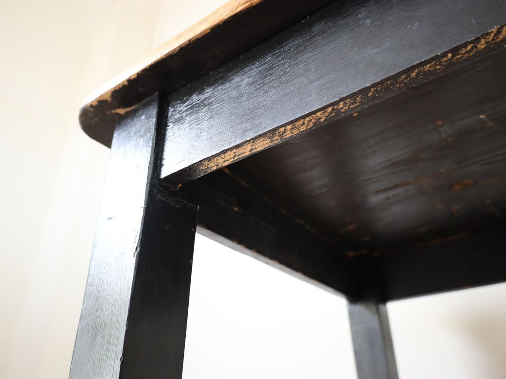 取り外しできないテーブル脚