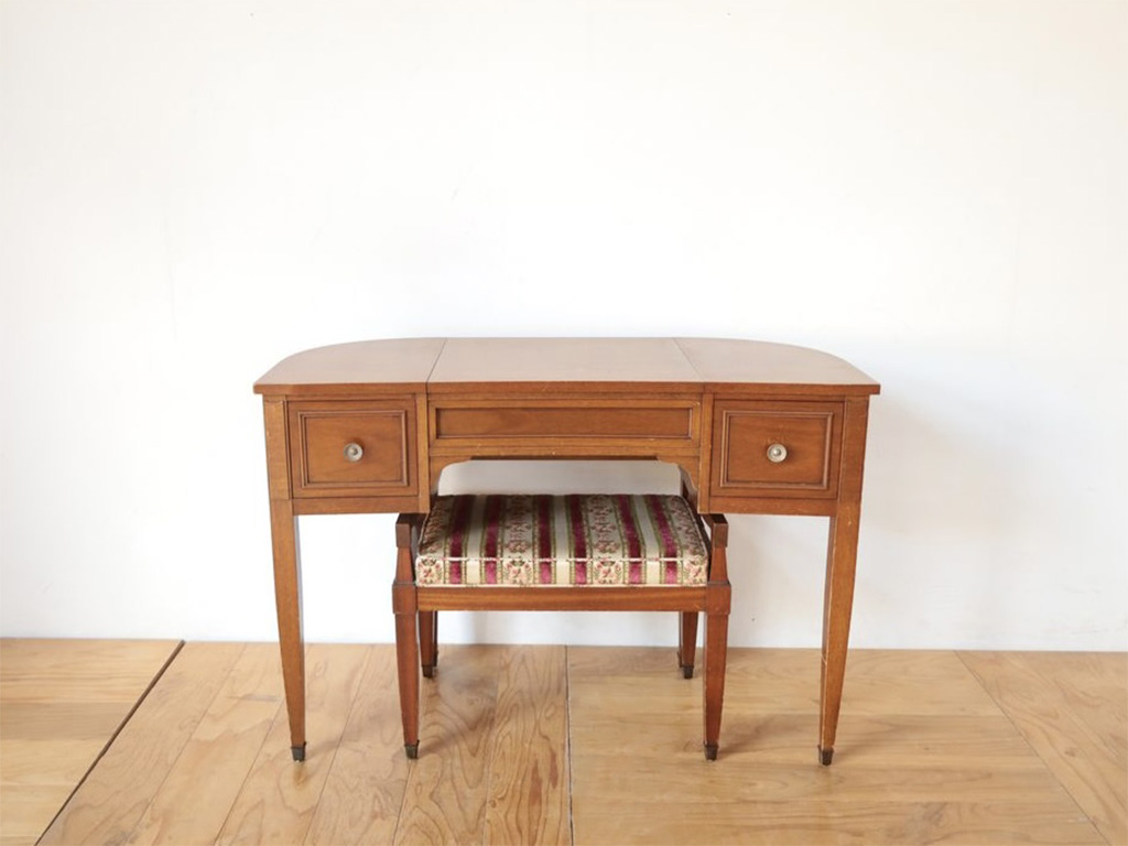 ドレクセルのドレッサー