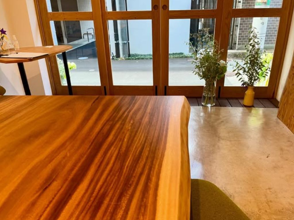 谷四ベース内装（モンキーポッド）