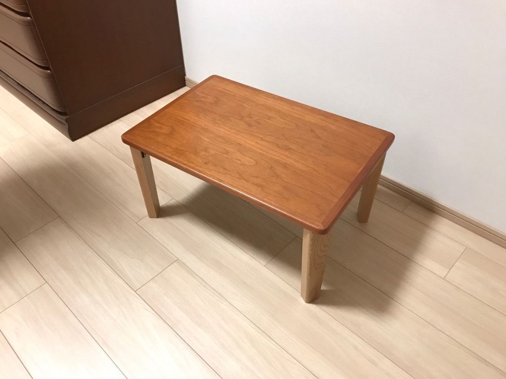 コンパクトなローテーブル