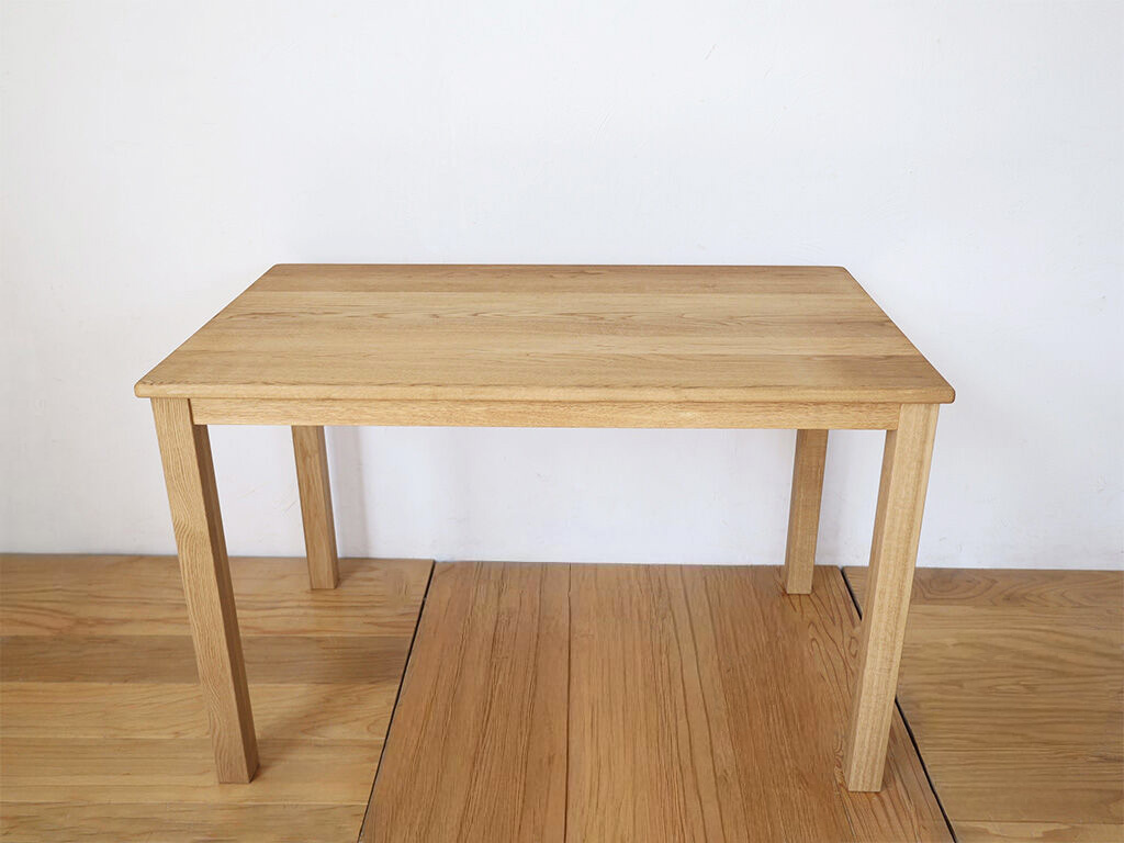 デスク兼ダイニングテーブル