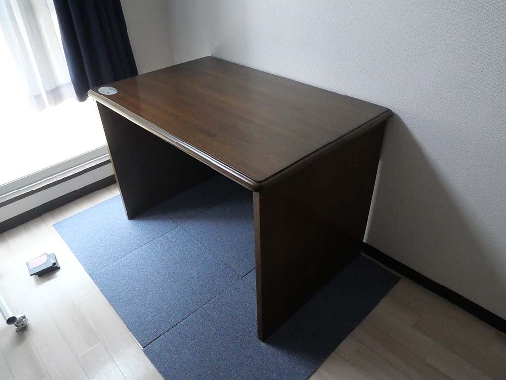 お客様宅に搬入した学習机