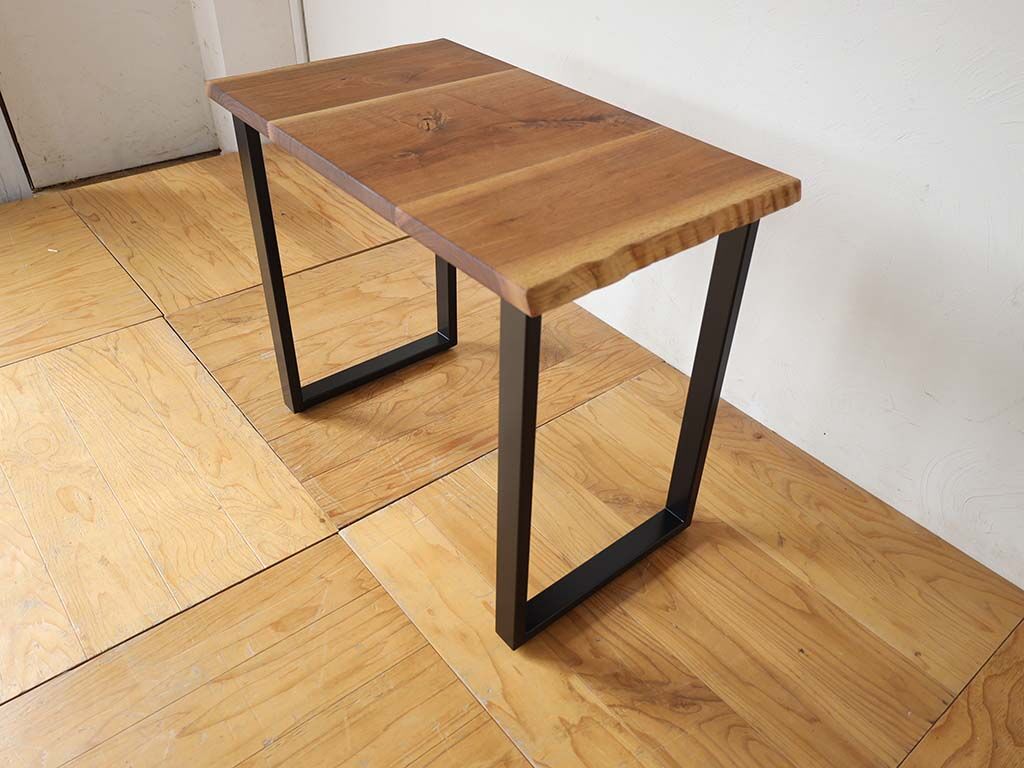 用途を気にせずご使用できる素敵なデスク