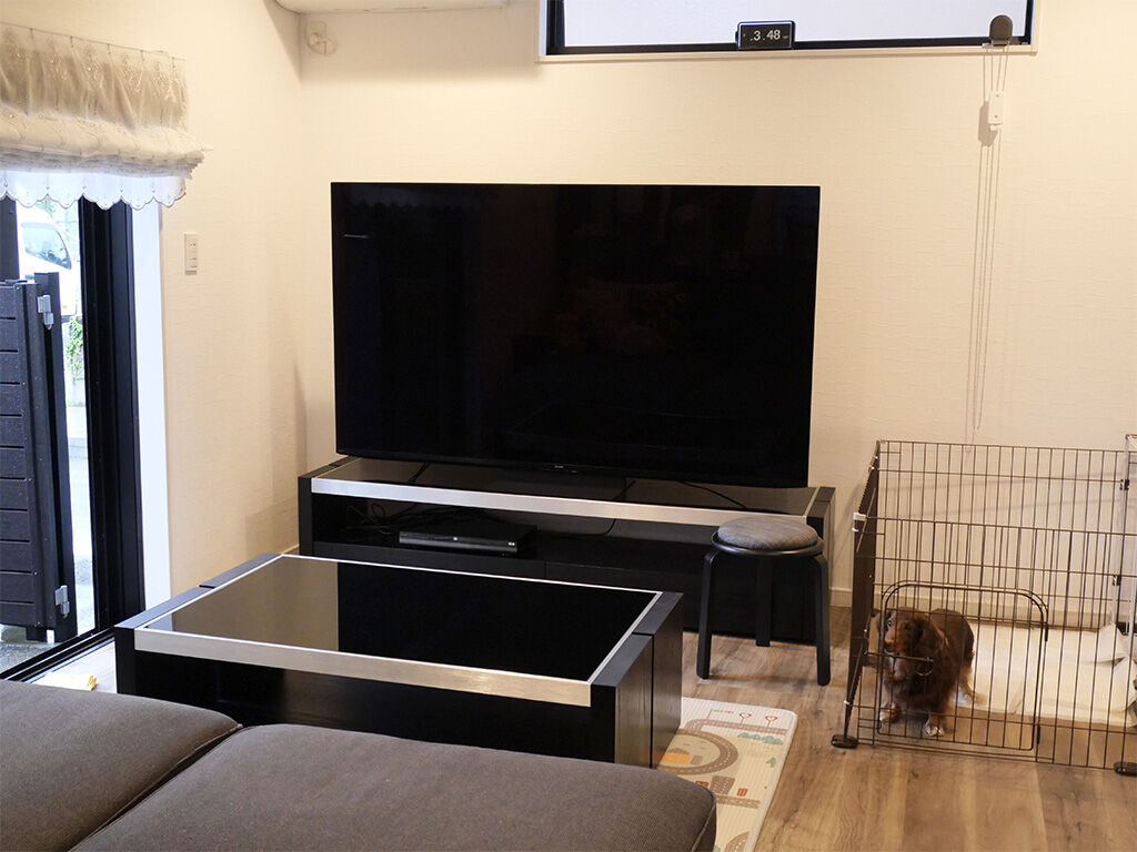 リメイクしたテレビボードとテーブル