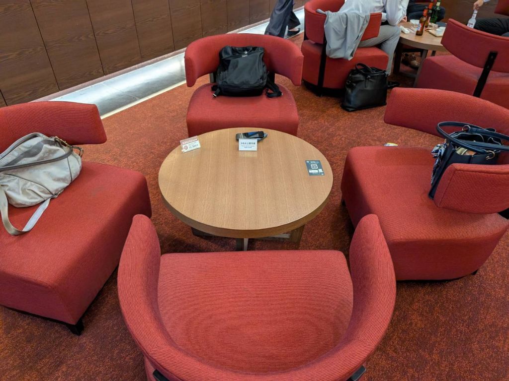 シェアラウンジ