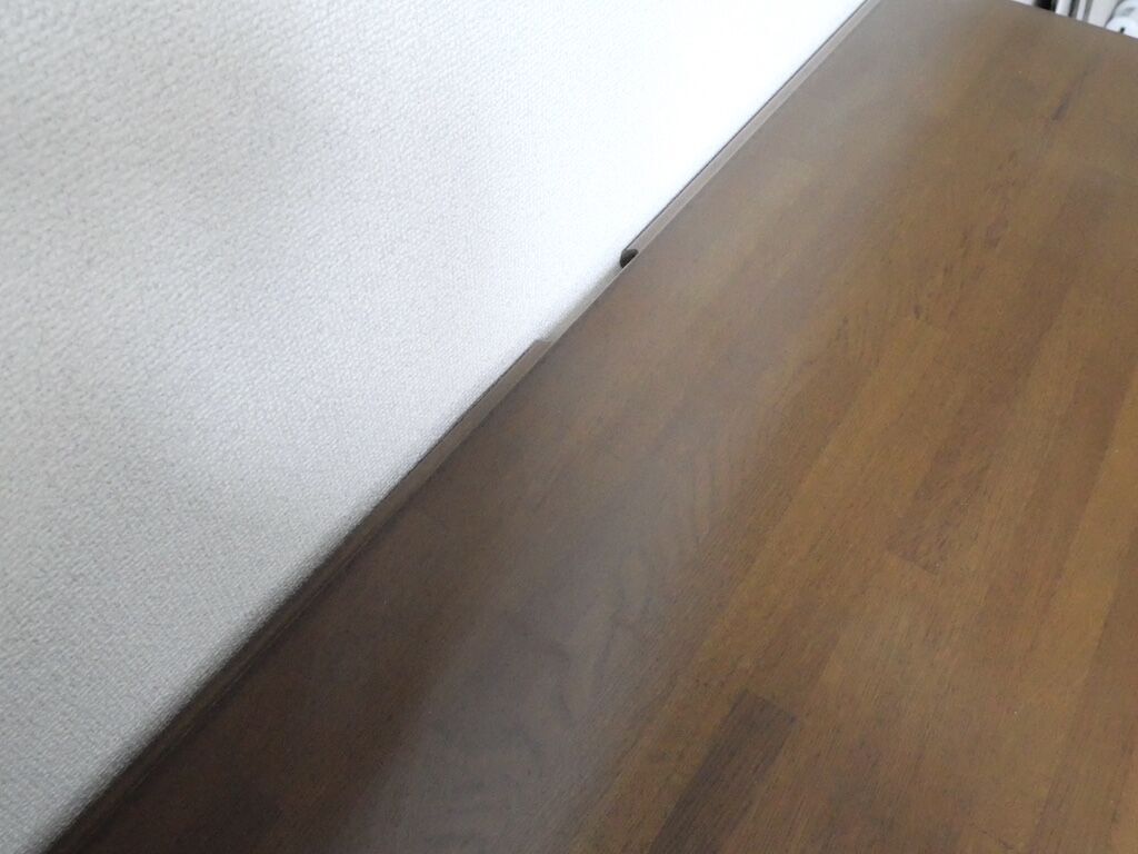 天板奥側の中央に切り欠き