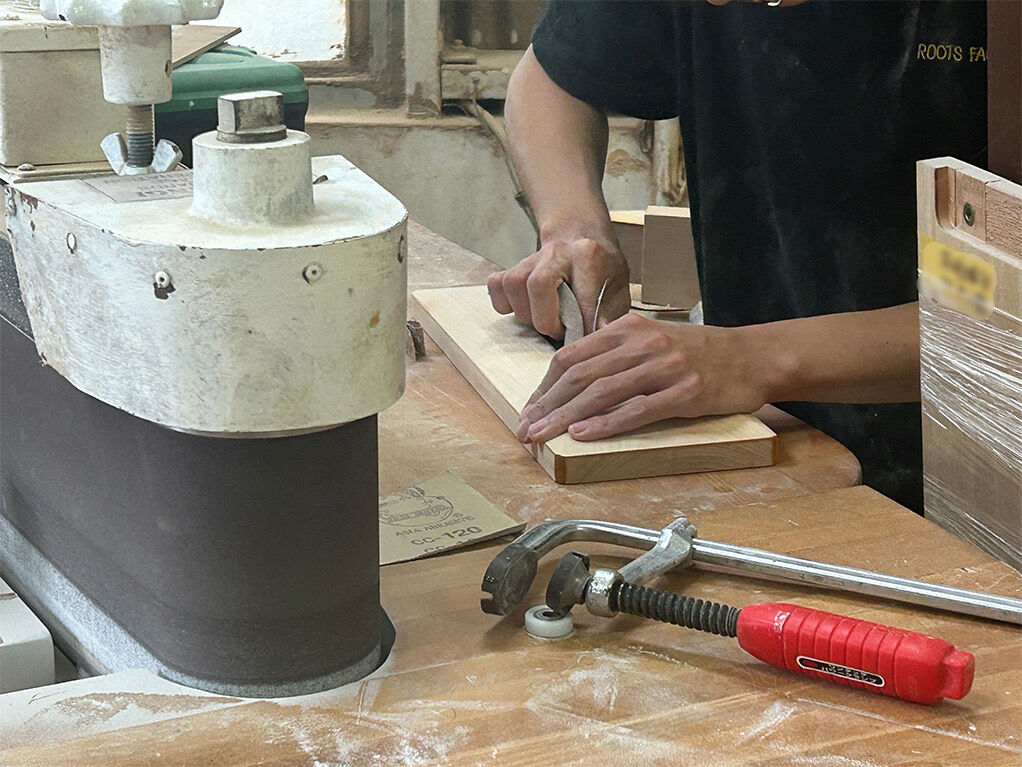 引き出し前板の塗装剥がし