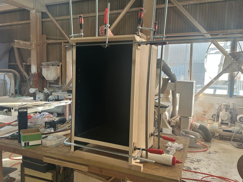 お仏壇台製作途中