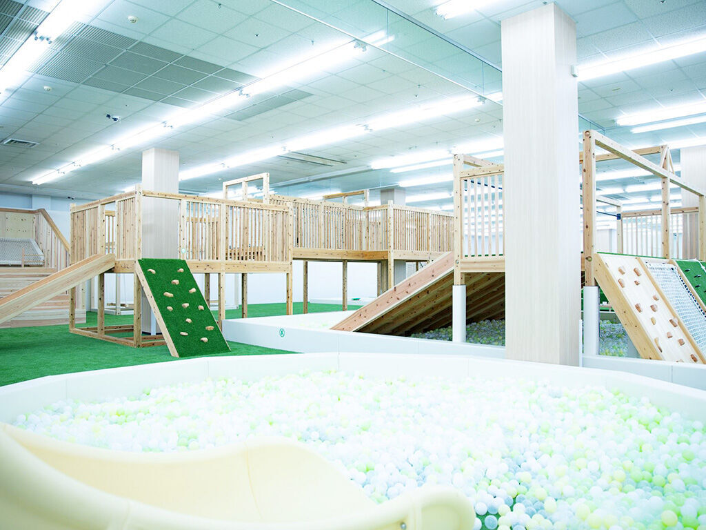 木のぬくもりっていいですよね！本物に触れる家具体験なら新宿ベース♪