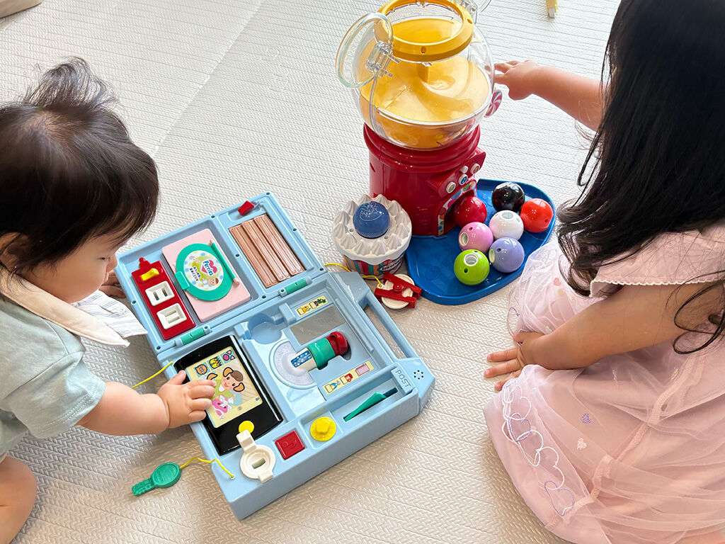 二人で遊んでいるところ