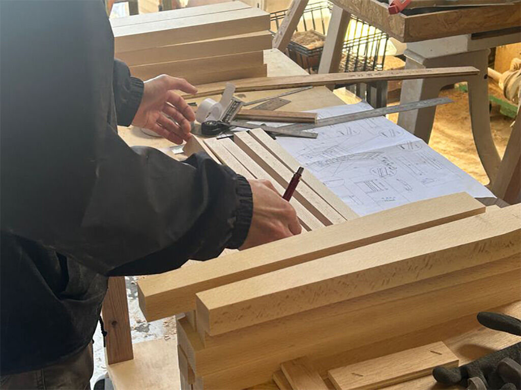 椅子を作る過程
