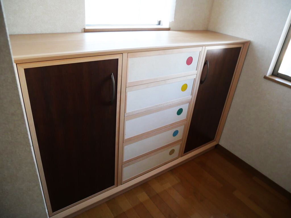処分に迷った洋服タンスとベビータンスをリメイク。アルバム収納に！のイメージ