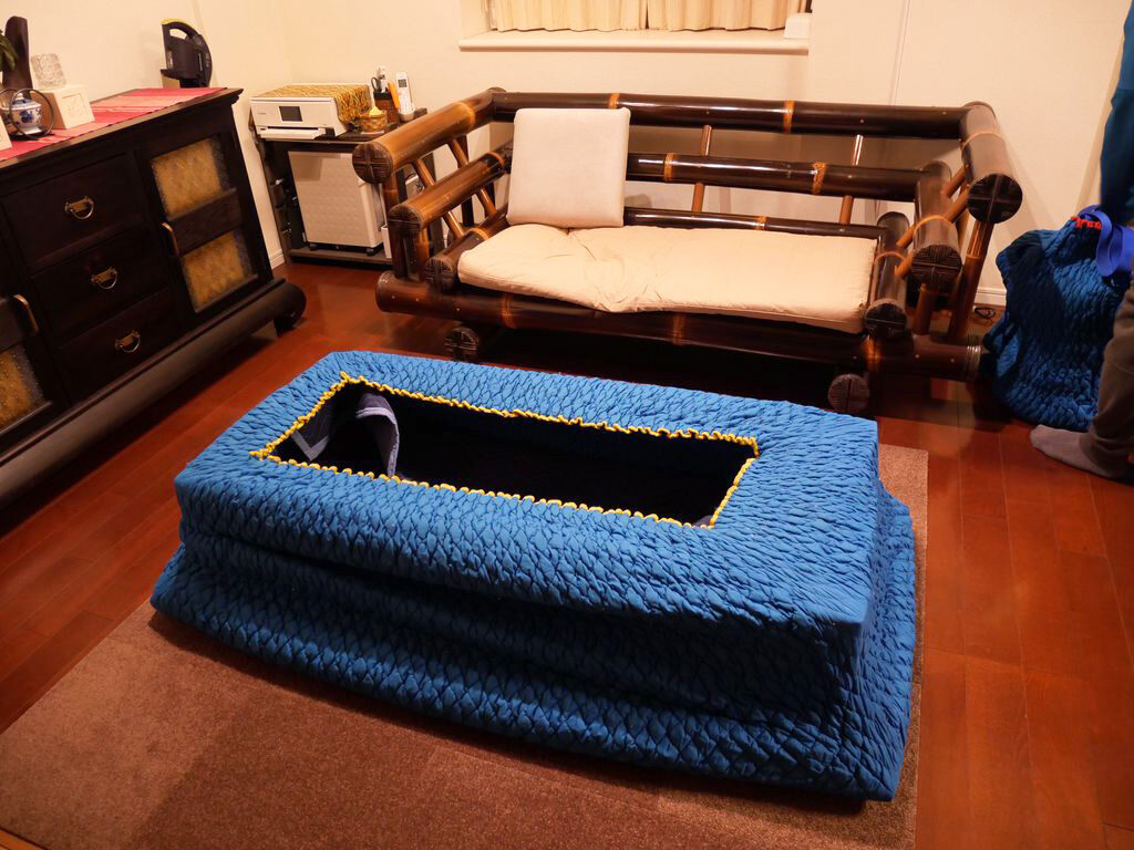 脚を外して納品
