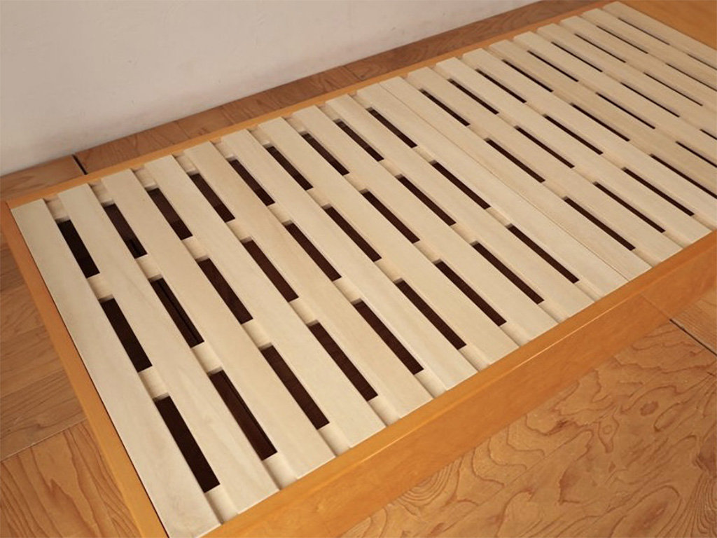ベッドのすのこ