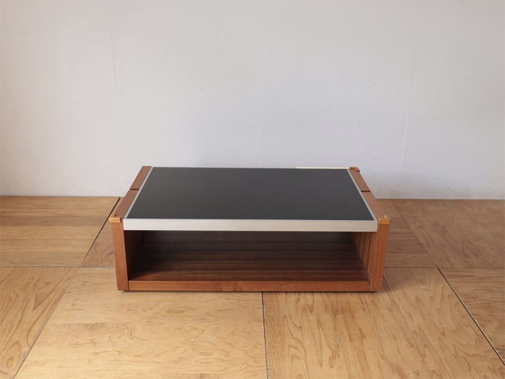 元々は温かい色味のセンターテーブル