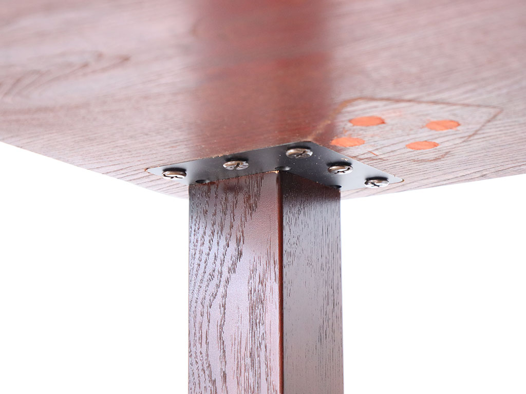 天板に直付けした脚