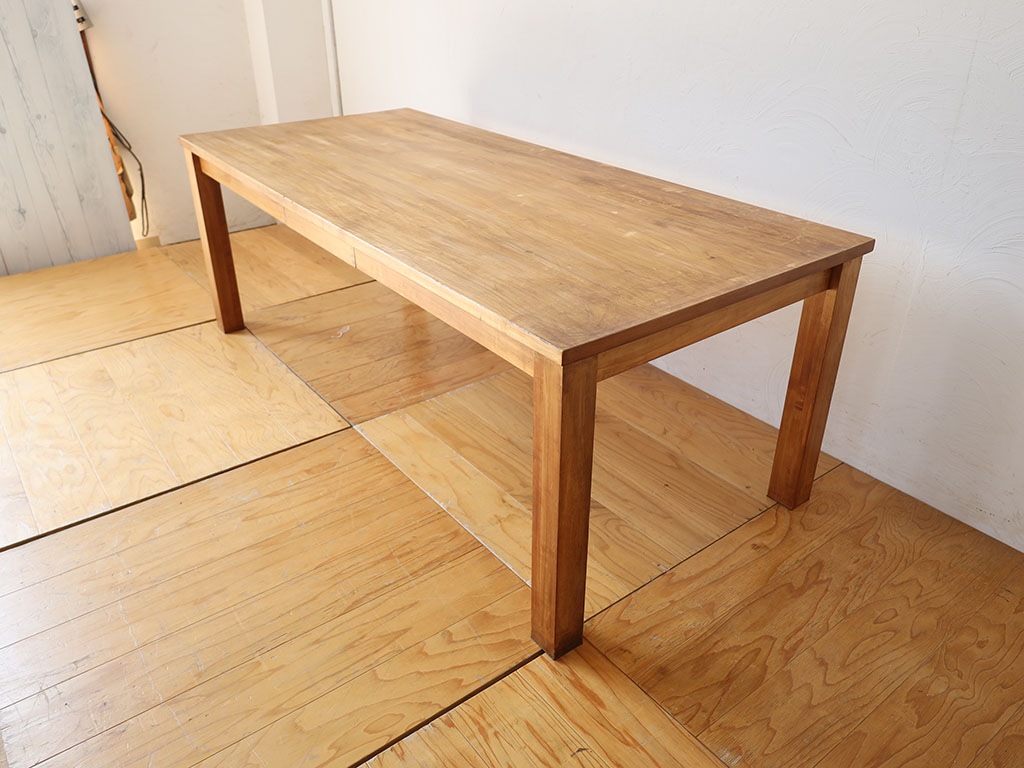 リサイズ前のダイニングテーブル