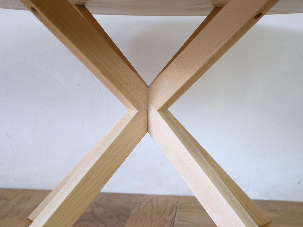 脚は強度を持たせて製作