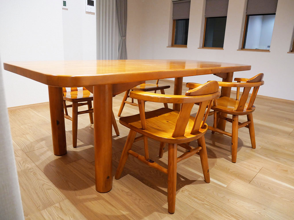 きれいになったダイニングセット