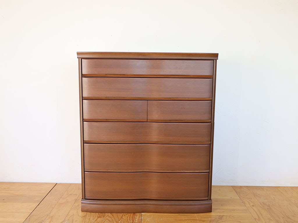 引き出し2段分高さを小さくしたタンス