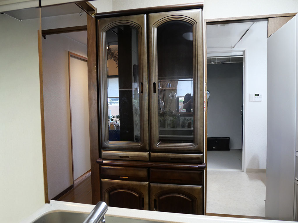 リメイク前の食器棚