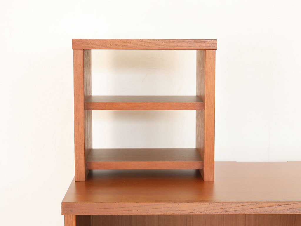 マグカップを置くシェルフ